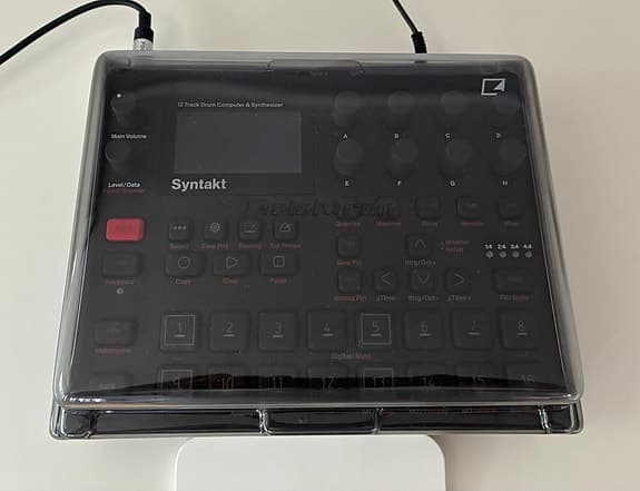 Elektron Syntakt trommemaskin / groovebox med decksaver