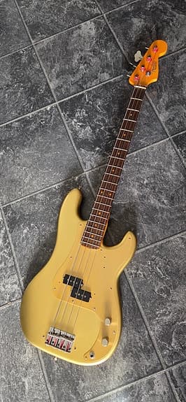 Fender precision USA 50/60 bass til salgs!