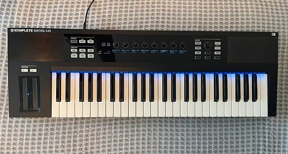 Native Instruments Komplete Kontrol S49 MIDI keyboard (MK1)