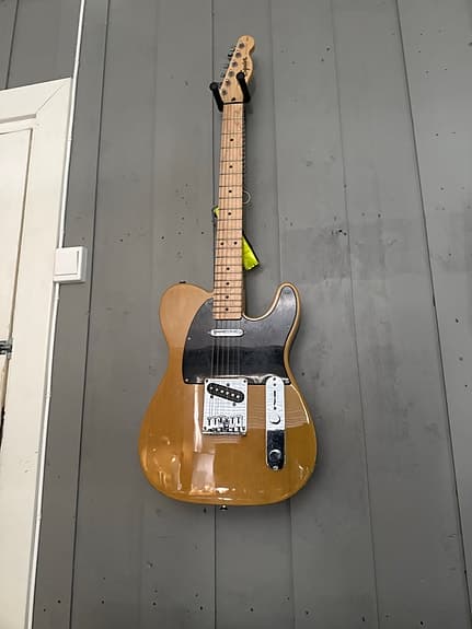 Squier Telecaster elektrisk gitar gul