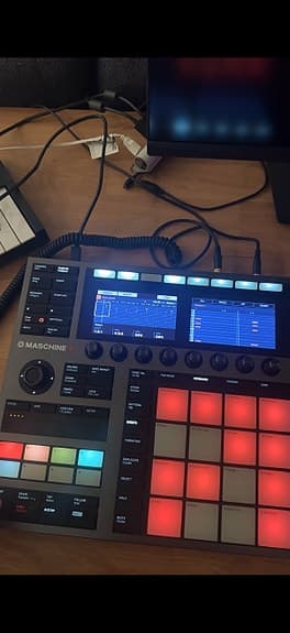 Native Instruments Maschine+ grooveboks / sampler (Maschine Plus)