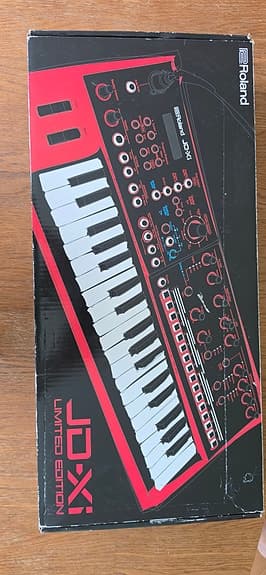 Roland JD-Xi Limited Edition (Rød/Sort) – Hybrid Synthesizer