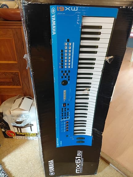 Yamaha MX61 synthesizer- ubrukt