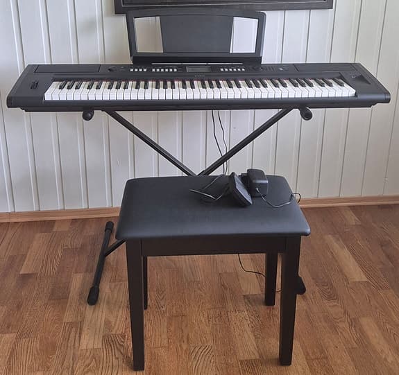 Yamaha Piaggero NP-V80 Digital Piano 76 keys