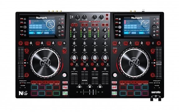 Numark NVII DJ controller med skjerm og joghjul