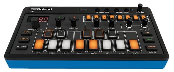 Roland Aira Compact J-6 Chord Synthesizer selges (inkl. reiseveske!)