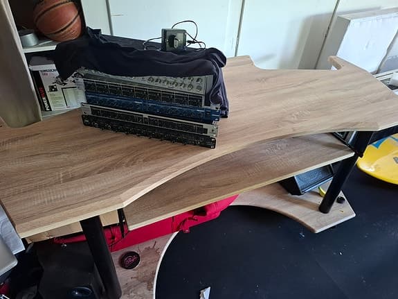 Studio Desk og Monitor stativ