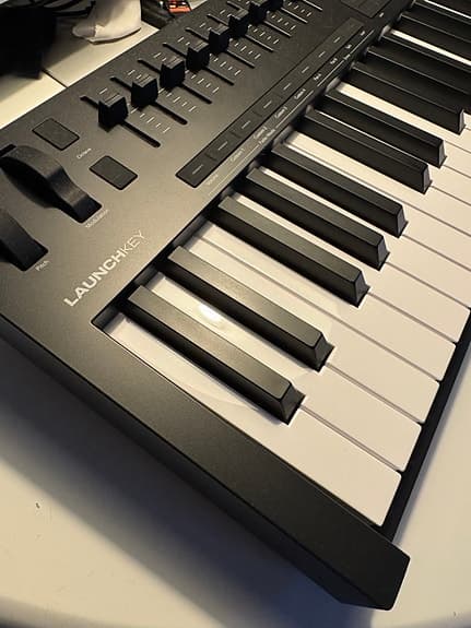 Novation Launchkey 49 MK4 MIDI-keyboard – Som ny