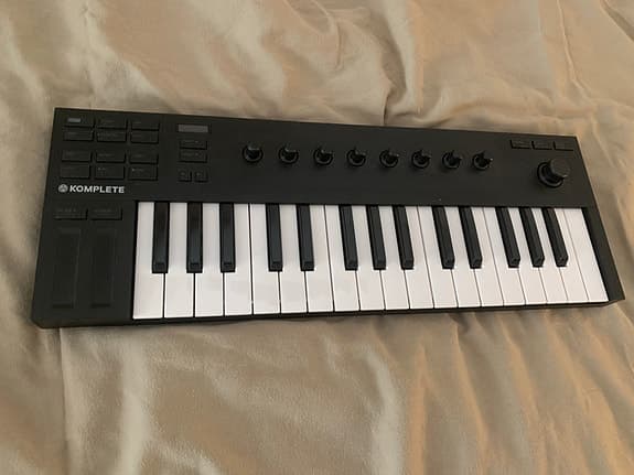 NI Komplete Kontrol M32 MIDI-keyboard