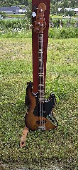 Fender Jazz Bass elbass sunburst