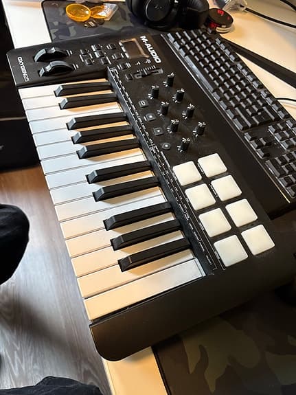 M-Audio Oxygen 25 MIDI-keyboard med pads og kontroller