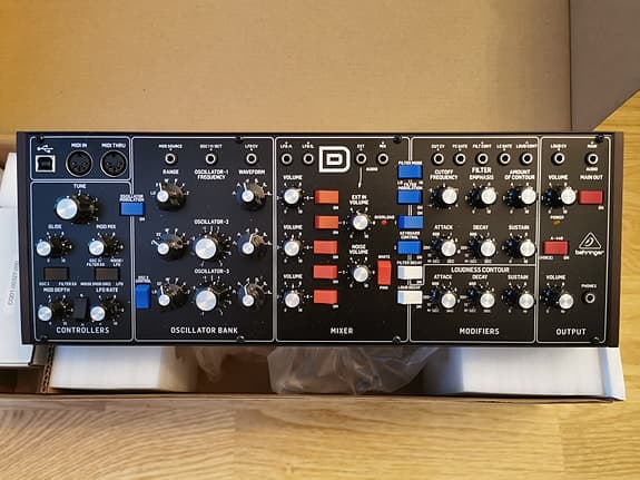 Behringer Model D analog synthesizer eurorack