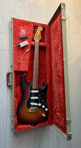 1998 Fender Stratocaster Stevie Ray Vaughn med Tweed case