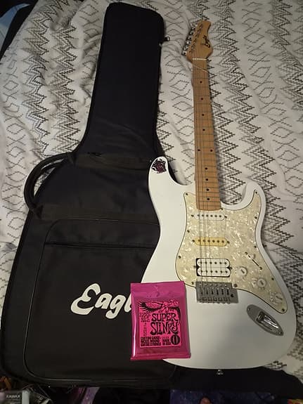 Eagle elektrisk gitar hvit Stratocaster-type