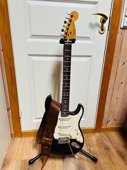 Fender Stratocaster-type svart