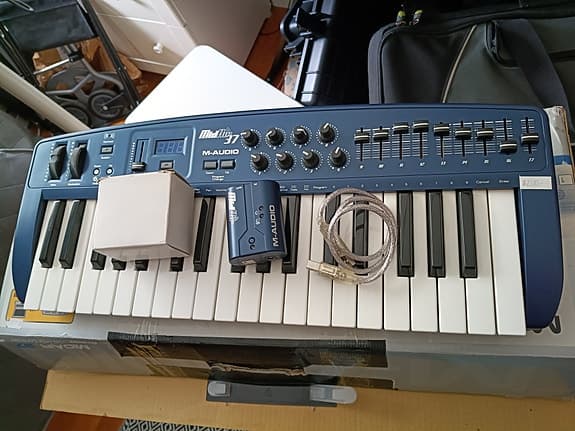 M audio Wireless midi keyboard MID AIR 37
