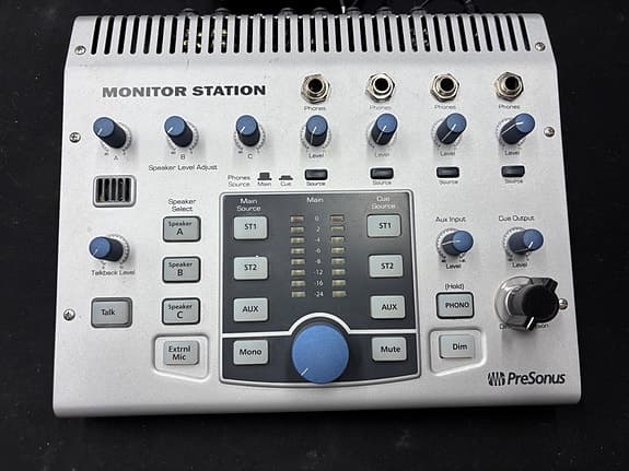 Presonus Monitor station