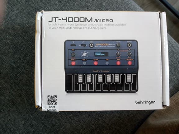 Behringer JT-4000M Micro synthesizer