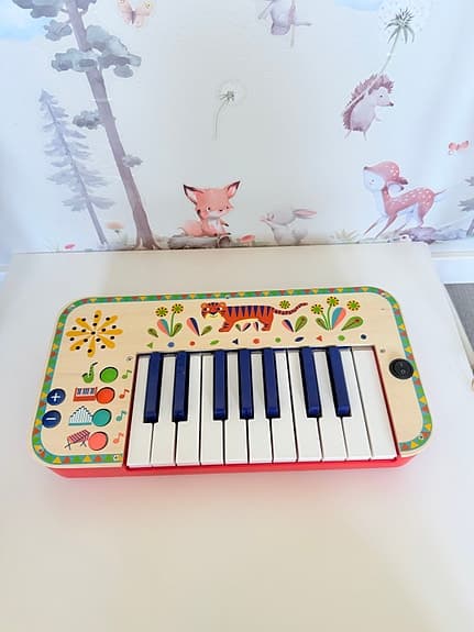 Synthesizer keyboard fra Djeco.