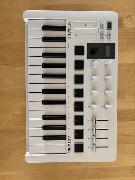 Arturia Minilab 3 MIDI-keyboard hvit