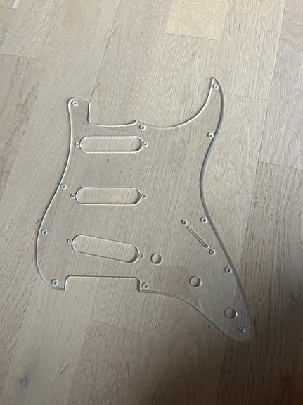 Gjennomsiktig plekterbrett til Stratocaster-type elgitar