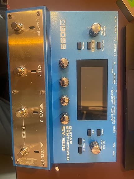 Boss SY-300 gitar synthesizer pedal