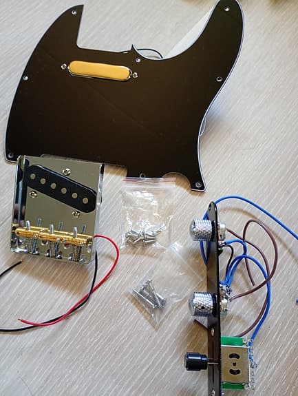 telecaster loaded pickguard med kontrollplate