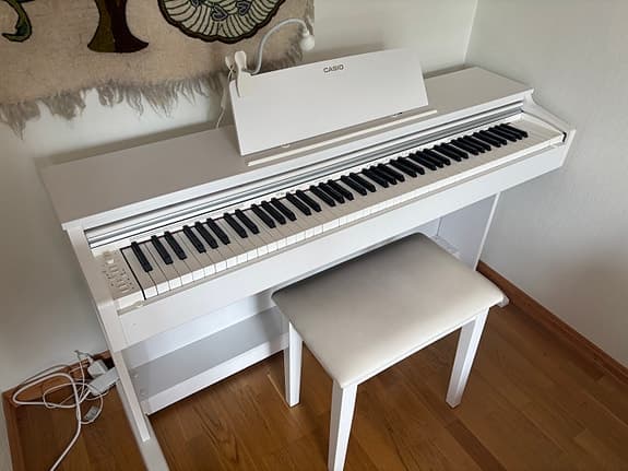 Flott digital piano Casio celviano AP 270 selges rimelig!