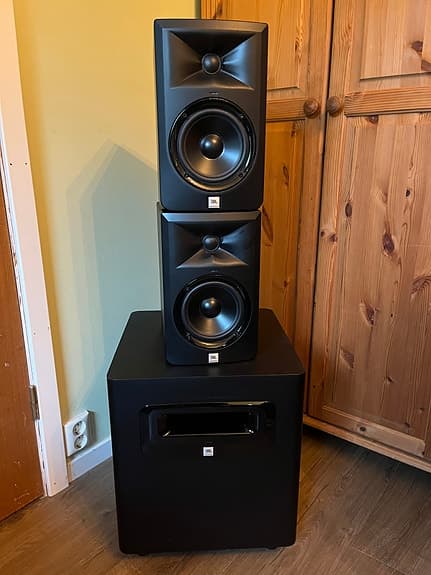 JBL 305P MKI 5 Inch Monitors + JBL LSR310S Subwoofer