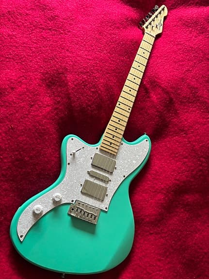 Left-Handed Electric Guitar; Gear4Music