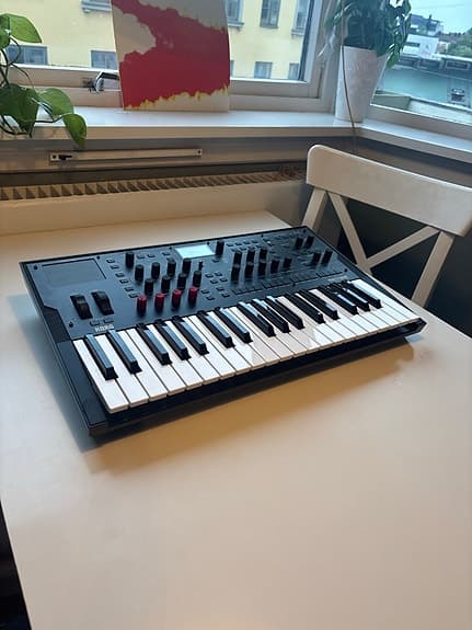 Korg Modwave synthesizer