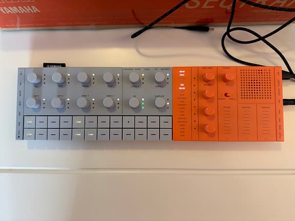 Yamaha SEQTRAK groovebox / sequencer oransje/grå