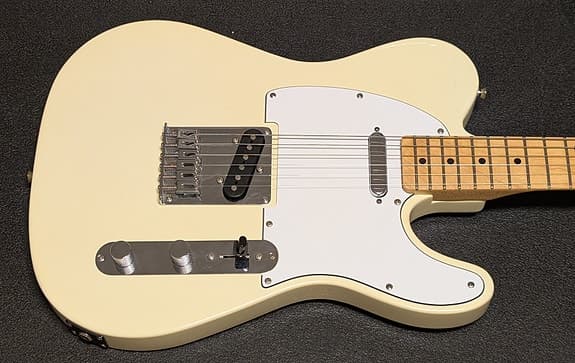 Squier Affinity Telecaster selges