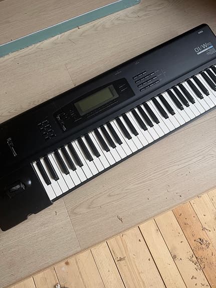 Korg 01/W FD music workstation synth
