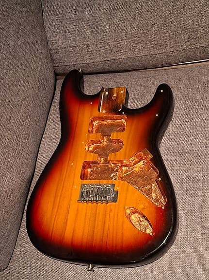 Gitarkropp stratocaster sunburst