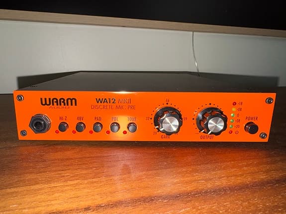 Warm Audio WA12 MKII microphone preamp oransje