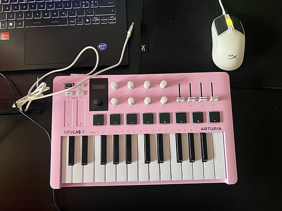 Arturia MiniLab 3 MIDI-keyboard rosa