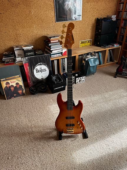 Sjelden Blade Levinson B4 Jazz Bass (1990, Japan)–100% Original / Serienr: 73182