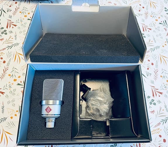Neumann TLM 102 kondensatormikrofon + popfilter og refleksjonsskjerm