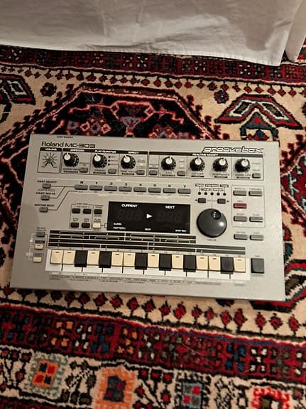 Roland MC-303 Groovebox