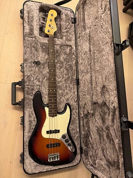 Fender American Professional Jazz Bass 2016 3-tone sunburst