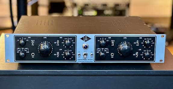 Universal Audio 2-10 - 2-kanals rørpreamp. 1st. gen. (grey face) - ca. 2004.