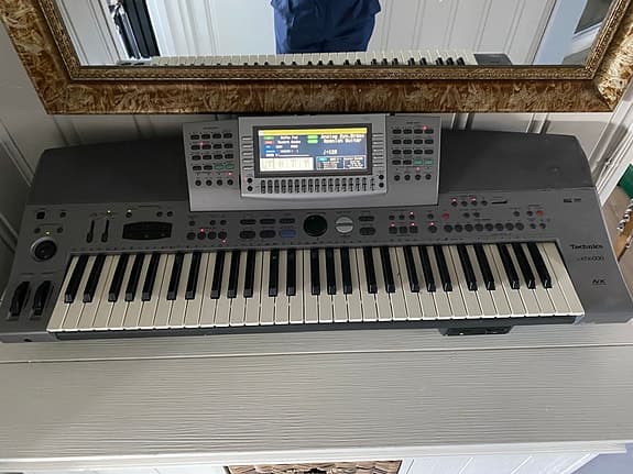 Technics KN7000 keyboard arranger