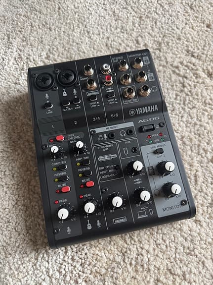 Yamaha AG06 mikser og audio interface