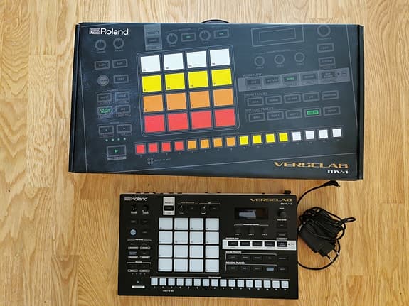 Roland Verselab MV-1