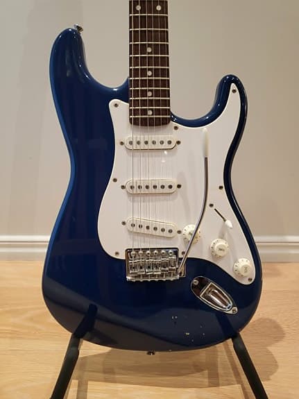 Squier by Fender Stratocaster - 30th Anniversary (blå)