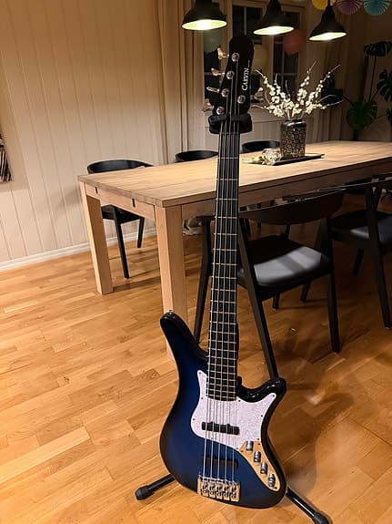 Carvin 5-strengs bass byttes mot Am. Telecaster