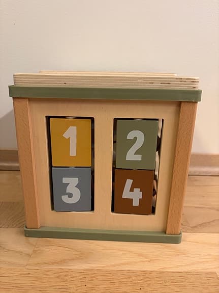 Little Dutch aktivitetskube i tre med bondegårdsmotiv fra 1,5 år