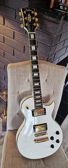 Dillion Les Paul Custom