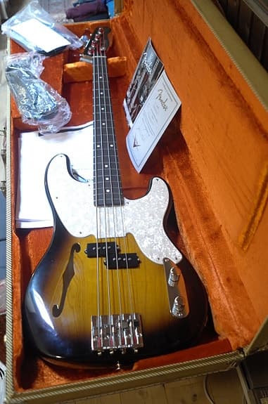 Fender Masterbuilt (Dennis Galuszka) Precision bass